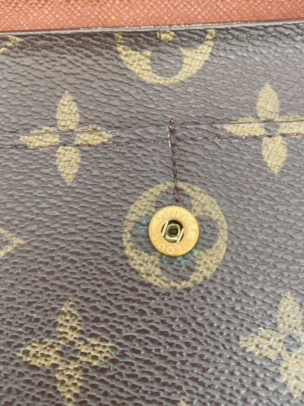 Louis Vuitton Monogram Sarah Wallet - Picture 12 of 16